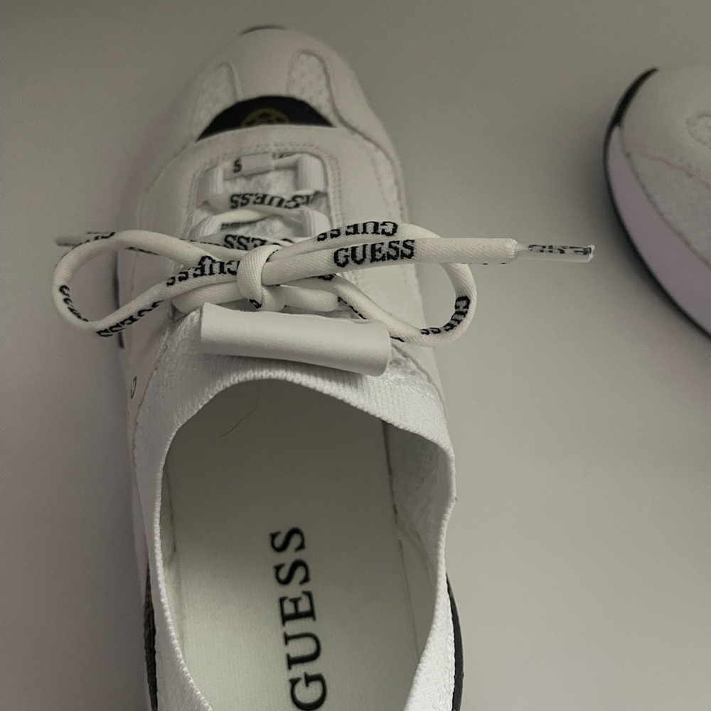 New in box-GUESS Women's White and Brown design Sneakers - Picture 10 of 16